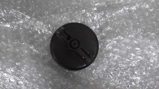 バイクパーツ　レッツ5　CA47A-123xxx　の　タンクキャップ *1695781813　【中古】【送料込】