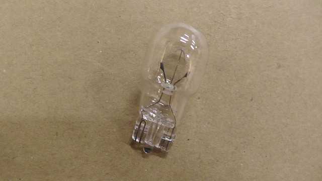 バイクパーツ　スペーシー125　の　テールウインカーバルブ 12v10w *1700023916　【中古】【送料込】