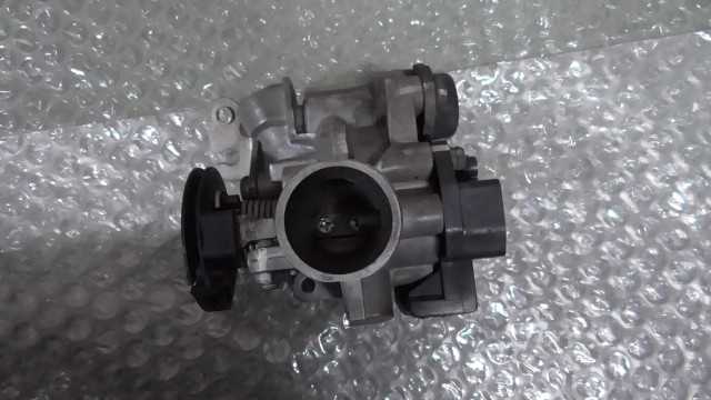 バイクパーツ　レッツ　CA4AA-168　の　スロットルボディ *1700101865　【中古】【送料込】