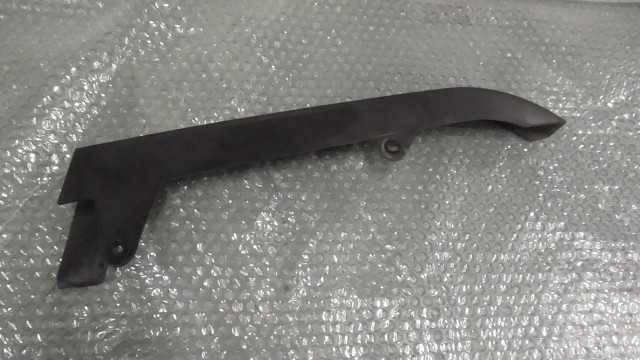 バイクパーツ　ドラッグスター250　VG02J-014xxx　の　チェーンカバー *1701061212　【中古】【送料込】