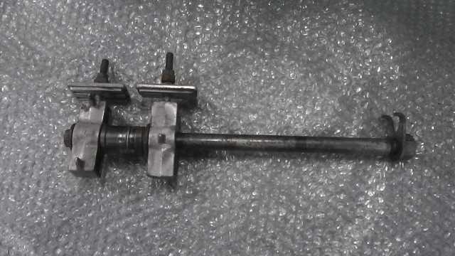 バイクパーツ　CB750　RC42-1002xxx　の　リアアクスルシャフト *1705023890　【中古】【送料込】