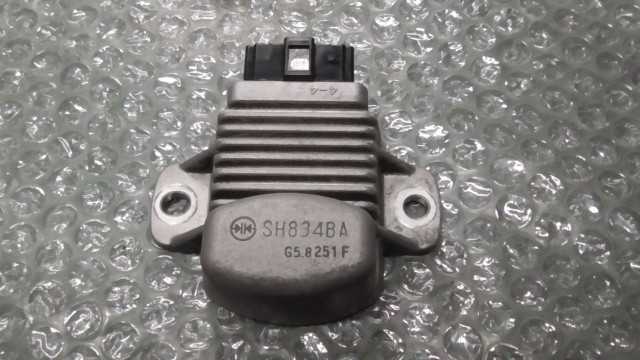 バイクパーツ　カブ50 プロ　AA04-3029xxx　の　レギュレター *1705036298　【中古】【送料込】