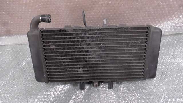 バイクパーツ　CB400SF-K　NC39-1802xxx　の　ラジエター *1705367318　【中古】【送料込】