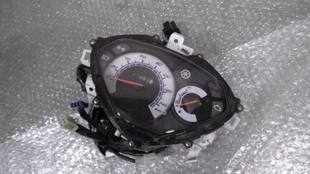 バイクパーツ　アクシスZ　SED7J-020xxx　の　メーター　 *1705372883　【中古】【送料込】