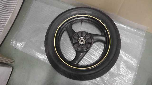 バイクパーツ　バンディット250V　GJ77A-102xxx　の　リアホイール　タイヤ *1706251888　【中古】【送料込】