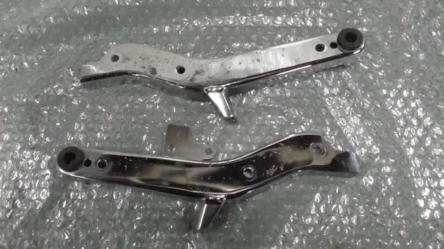 バイクパーツ　マグナ50　AC13　の　リアウインカー　ステー　左右 *1706578725　【中古】【送料込】