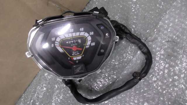 バイクパーツ　カブ50 プロ　AA07-1006xxx　の　スピードメーター　爪補修 *1707277252　【中古】【送料込】