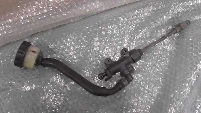 バイクパーツ　CB750　教習車　教習車　RC42　の　Rマスターシリンダー *1710205716　【中古】【送料込】