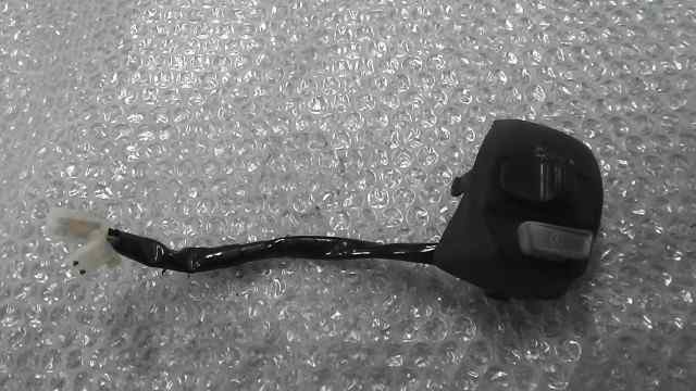 バイクパーツ ルビアスGTX125 RLCL1SK10DY002xxx の ハンドルスイッチ 右 *1575956348 【中古】【送料込】