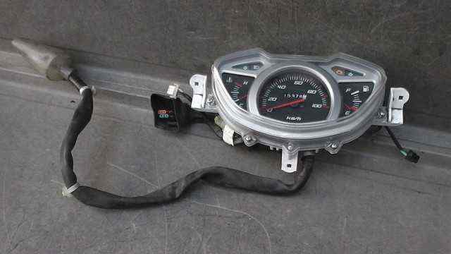 バイクパーツ リードEX JF19-1211xxx の メーター *1447996987 【中古】【送料込】