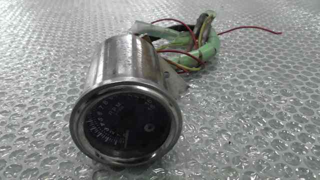 バイクパーツ JOGアプリオタイプII 4LV-7183xxx の タコメーター 錆 *1596512628 【中古】【送料込】