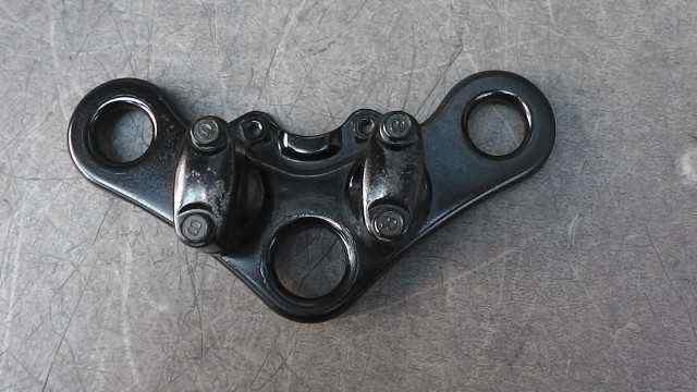 バイクパーツ YB-1 F5B-925xxx の トップブリッジ *1453344231 【中古】【送料込】