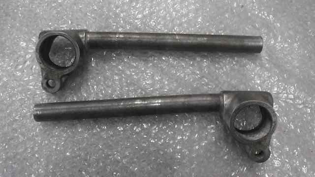 バイクパーツ バンディット250 GJ74A-108xxx の ハンドル *1602470404 【中古】【送料込】