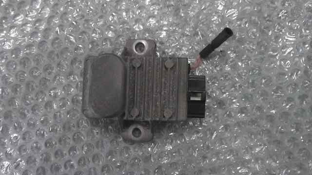 バイクパーツ　カブFI　AA01-1708xxx　の レギュレター *1611628340　【中古】【送料込】