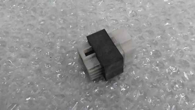 バイクパーツ　LS400サベージ　NK41B-101xxx　の　リレー *1614736458　【中古】【送料込】