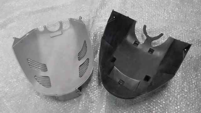 バイクパーツ　スペーシー125　JF04-1018xxx　の　フロントインナーフェンダー *1615339732　【中古】【送料込】