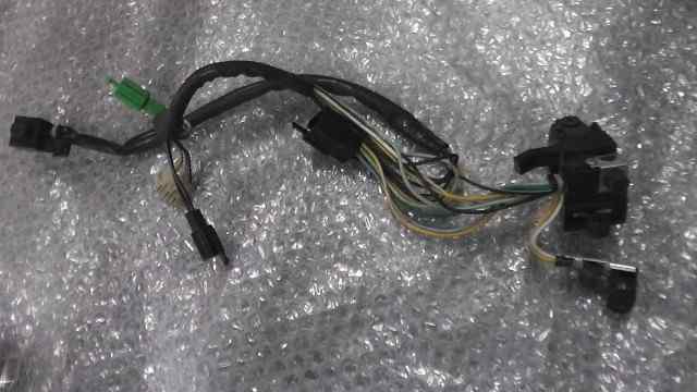 バイクパーツ アドレスV50 CA44A-111xxx の ハンドルスイッチ *1620347775 【中古】【送料込】