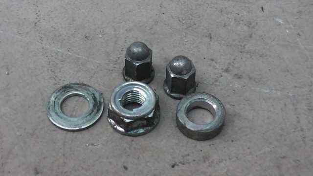 バイクパーツ プレスカブFI AA01-1761xxx の マフラーボルト *1408418923 【中古】【送料込】