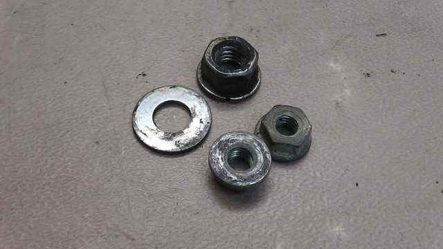 バイクパーツ シャリー CF50-3903xxx の マフラー ボルト *1409195215 【中古】【送料込】