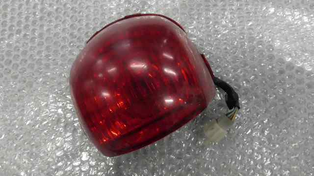 バイクパーツ　ジョルノ4スト　GIORNO　AF70-1305xxx　の　テールライト　傷 *1624409624　【中古】【送料込】