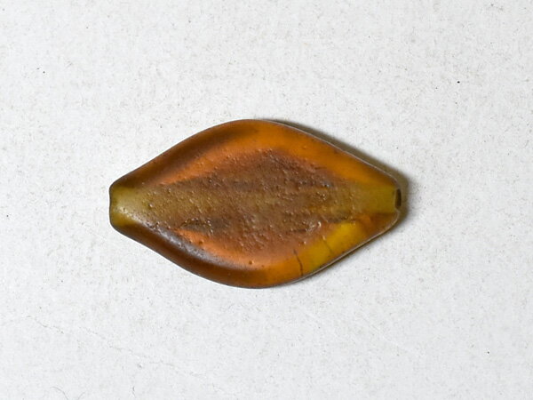 【2302】古代ガラスセミクリアブラウン菱形偏平ビーズB4【とんぼ玉】【トンボ玉】【ビーズ】【パーツ】..