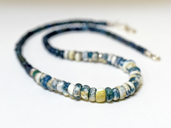 【2310】マリ出土ニラビーズとインドパシフィック瑠璃色小粒ビーズネックレス【とんぼ玉】【トンボ玉】..