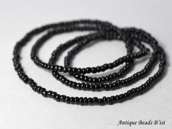 【1805】ジャワ漆黒艶有小粒シードビーズ一連（Φ3mm）【とんぼ玉】【アンティークビーズ】【ビーズ】【..