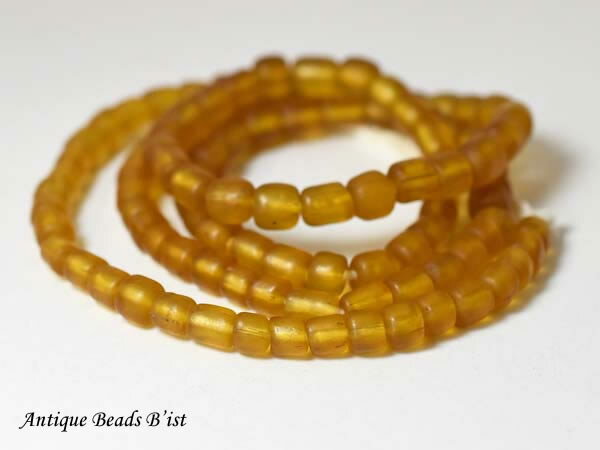 【1810】ジャワセミクリア琥珀色中小粒ビーズ一連C【とんぼ玉】【蜻蛉玉】【アンティークビーズ】【ビ..