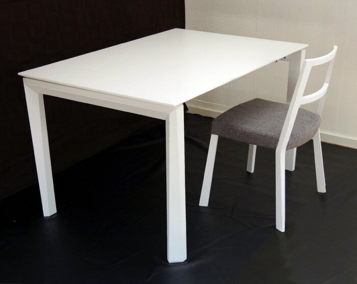 伸張式テーブル【白い木製ダイニングテーブル、幅130cm、180cm、230cm　ホワイト色】3段階幅変更テーブル、イタリア製