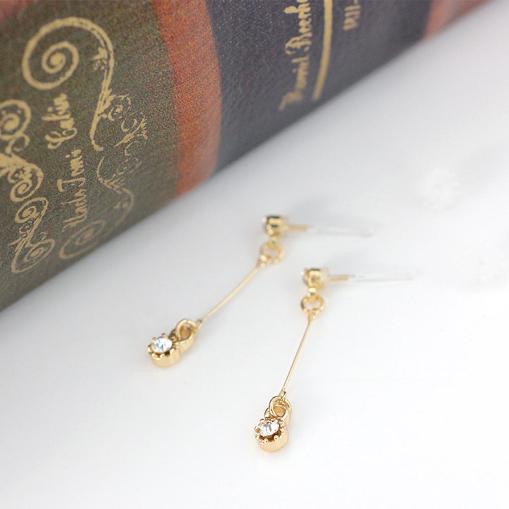 樹脂ピアス 樹脂イヤリング レディース 揺れる イヤリング 樹脂ポスト ピアス キラキラ アクセサリー ノンホールピアス ピアス風 メール便送料無料 女性 ゆれる 大人 可愛い 華奢 小粒 プレゼント スワロフスキー社製クリスタル 金属アレルギー バースデープレゼント