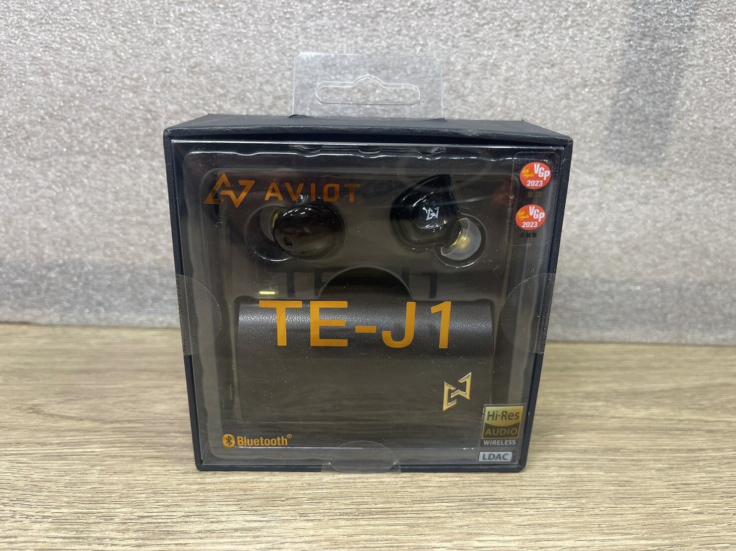 AVIOT｜アビオット フルワイヤレスイヤホン ブラック TE-J1-BK [ワイヤレス(左右分離) /ノイズキャンセリング対応 /Bluetooth対応]