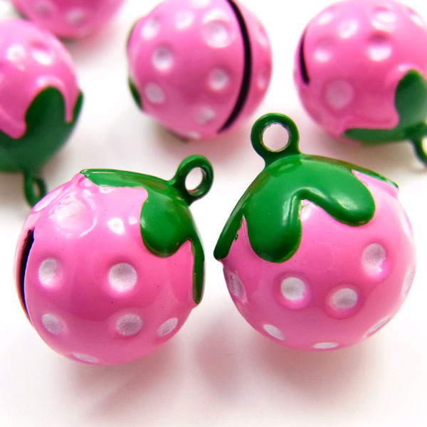 いちご鈴　ピンク6個入り【SZ02】〜手芸 アクセサリー パーツ ハンドメイド 手作り 大量 クラフト コサージュ 金具 安全 おすすめ 激安 プラバン 造花 つまみ細工 和風 バッジ 台座 土台 作品 根付 縁起 キーホルダー〜 auc-bioiv-10000249 おしゃれ工房ビオーブ サンプル画像2