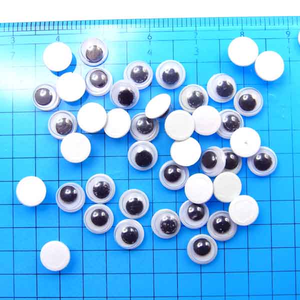 業務用キョロキョロ目玉6mm【4118】280個入り　〜手芸 アクセサリー パーツ ハンドメイド 手作り 大量 クラフト コサージュ 金具 安全 おすすめ 激安 プラバン 造花 つまみ細工 和風 バッジ 台座 土台 作品 根付 縁起 キーホルダー〜