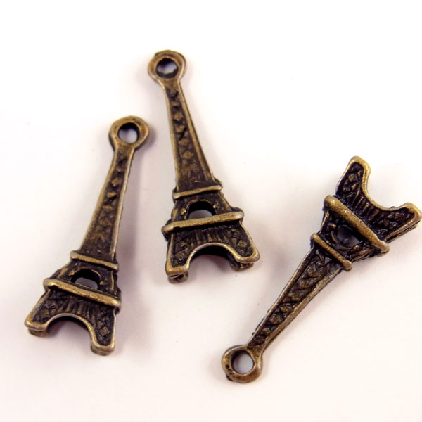 商品セット内容 ★内容：メタルパーツ ★入数：18pcs入り ★サイズ：15mm×8mm厚み6.0mm