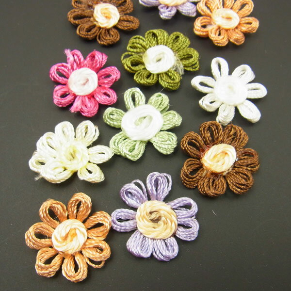 糸巻花のモチーフ【4504】30個〜手芸 アクセサリー パーツ ハンドメイド 手作り 大量 クラフト コサージュ 金具 安全 おすすめ 激安 造花 つまみ細工 和風〜
