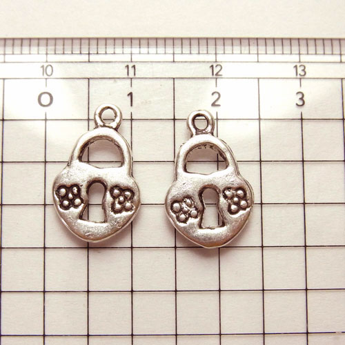 アンティークメタルパーツ 【9227】ミニバッグ◇5個◇シルバー　[98円パック]