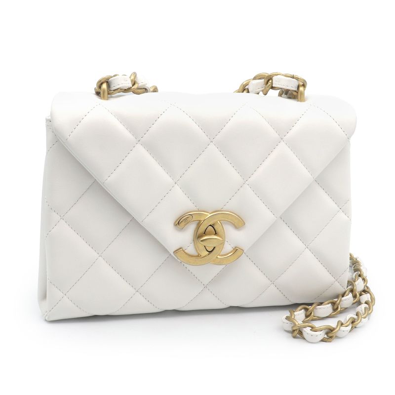 シャネル　シュシュ　ホワイト　CCマーク　マトラッセ　CCマーク シャネル レザー シュシュ AA7926 ラムスキン ホワイト