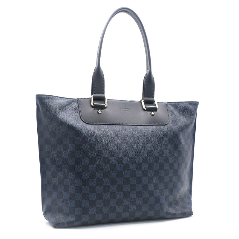 商品説明商品番号c241100119644ブランド名ルイ・ヴィトン LOUIS VUITTON LV商品名カバ・ヴォワヤージュ型番N41397サイズ(W)37×(H)34×(D)11cm ハンドル約60cm本体カラーダミエ・コバルト金具カラーシルバー素材ダミエ・コバルト キャンバス レザー重量850g付属品保存袋 (僅かな汚れ・破れあり)状態ランクA-四つ角とサイド下方コバにスレ、内側の底に極僅かな白いシミと僅かなスレがございます。コメントこちらの商品は鑑定済みの本物でございます。製造番号：UB3167仕様オープン開閉式、内ファスナーポケット、内オープンポケット【検索用キーワード】メンズ 紳士用 男性用 男物 バッグ かばん カバン 鞄 メンズ 大型トートバッグ 大きい鞄 トートバッグ 肩掛けバッグ 肩掛け鞄 ブラック 黒 ネイビー 紺 ダミエ・コバルト ダミエコバルト カバヴォワヤージュ カバ・ヴォワヤージュ
