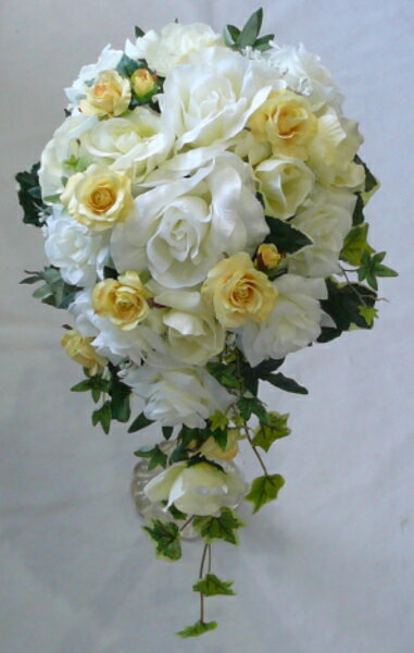 ブライダルブーケ ウエディングブーケ バラキャスケードブーケ/ホワイトローズキャスケードブーケ(淡いピンクバラ入り)ブートニア・ヘッドドレス付き