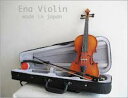 ●かつてSUZUKI VIOLINの量産楽器製作を一手に任されていた恵那楽器株式会社が、自身の木工技術と日本に一つしかない弦楽器大量生産の設計を用いて独自ブランド『Ena Violin』として製造を開始致しました記念すべきEna Violin Set No.10です。作りや仕上げは非常に精巧なもので使用されている材料に関しましても日本製のものとしており、一本一本が材料の質にもこだわりを持ったバイオリンとなっております。 ●今後『Ena Violin』は日本国内唯一の量産弦楽器ブランドとして世界に広がって行くクオリティを持ったMADE IN JAPANのバイオリンです。また、弦楽器初心者や学生の方に最適なスチューデント・バイオリンをはじめマンドリン等の撥弦楽器も含め、多くの弦楽器愛好者を楽しませるラインナップを展開しております。 ●表面には厳選されたスプルースを使用し、裏板、側板及びスクロールにはメイプル、指板、糸巻き及びアゴ当てには高級材として有名なエボニー（黒檀）が使用されています。 ●スプルースは、表板全体に速やかに振動を伝える事ができるストレートな木目を持っています。また、樹脂の一種である松脂を多く含んでいる事から、木材を乾燥させる過程において 松脂部分が硬化する事により木質がしまり、より大きな音量が得られる特製を持っています。 ●Violin No.10（純国内生産）とは別に、Original Bow、Original Casc、エントリーユーザーには必需品の肩当てにはKUN社のオリジナルを。また、美しい音色には必要不可欠なロージンには扱いやすいMILLANT-DELUXE / CAT（クロネコ）をセレクト致しました。 ●バイオリンケースには軽量でスリムなフォルム、抱えやすくシンプルなデザインでありながら洗練されたOriginal Cascが付属致します。また、分数サイズをご購入のお客様に関しましては、高い評価を得ている世界トップのケースGEWA社のWetterSteinが付属致します。 ●ご連絡を頂ければ、いつでも店頭にて試奏できますのでお気軽にご来店ください。 ●アフターサービス等についても誠意をもって万全の体制で受け付けさせて頂きます。 ■スペック■ ●サイズ：1/10 ●表板：スプルース ●裏板・側板・ネック：メイプル ●指板：エボニー ●テールピース：Wittner ULTRA ●弦：Prelude ●駒：AUBERT5 ■付属品■ ●弓：ORIGINAL BOW ●肩当て：KUN ORIGINAL REST ●松脂：MILLANT-DELUXE / CAT ●ケース：ORIGINAL CASC&#160; 『祝！楽天ランキング 1位 受賞商品』 かつてSUZUKI VIOLINの量産楽器製作を一手に任されていた恵那楽器株式会社が、自身の木工技術と日本に一つしかない弦楽器大量生産の設計を用いて独自ブランド『Ena Violin』として製造を開始致しました記念すべきEna Violin Set No.10です。作りや仕上げは非常に精巧なもので使用されている材料に関しましても日本製のものとしており、一本一本が材料の質にもこだわりを持ったバイオリンとなっております。 『Ena Violin』は日本国内唯一の量産弦楽器ブランドとして世界に広がって行くクオリティを持ったMADE IN JAPANのバイオリンです。表面には厳選されたスプルースを使用し、裏板、側板及びスクロールにはメイプル、指板、糸巻き及びアゴ当てには高級材として有名なエボニー（黒檀）が使用されています。 スプルースは、表板全体に速やかに振動を伝える事ができるストレートな木目を持っています。また、樹脂の一種である松脂を多く含んでいる事から、木材を乾燥させる過程において松脂部分が硬化する事により木質がしまり、より大きな音量が 得られる特製を持っています。 只今、ご購入を頂きますとポリッシュ、フィンガーオイル、ストリングクリーナー、クロスがパッケージされた可愛いケアグッズをプレゼント致します！また、Violin No.10（純国内生産）本体とは別に、Original Bow、Original Casc、エントリーユーザーには必需品の肩当てにはKUN社のオリジナルを、美しい音色には必要不可欠なロージンには扱いやすいMILLANT-DELUXE / CAT（クロネコ）が付属致します。 バイオリンケースには軽量でスリムなフォルム、抱えやすくシンプルなデザインでありながら洗練されたOriginal Cascが付属致します。また、分数サイズをご購入のお客様に関しましては、高い評価を得ている世界トップのケースGEWA社のWetterSteinが付属致します。