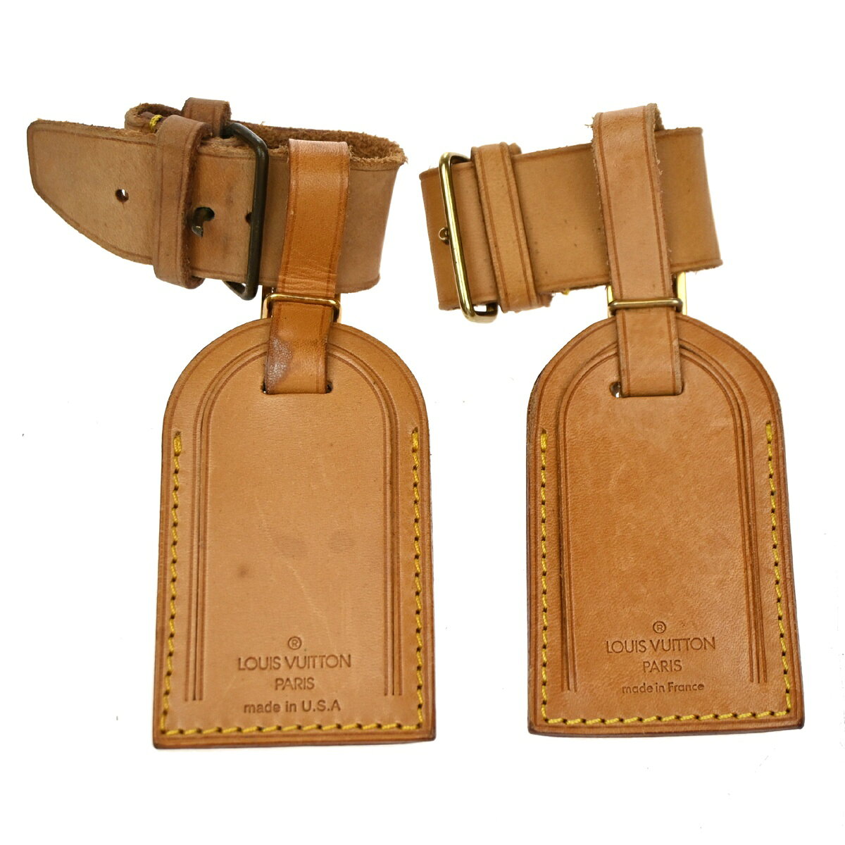 ブランド名 LOUIS VUITTON ルイヴィトン 商品名 ネームタグ ラゲッジタグ ポアニエ カラー/素材 ブラウン/レザー 型番 - シリアル・製造番号 - サイズ タグ全長 約 9 cm .幅 約 5.5 cm ホールまで 約 9～ 14 cm ハンドル/ショルダーストラップ 約 - cm/約 cm- cm 付属品 なし ポケット 外 - 内 - 商品状態 外側 AB 状態がそこまで悪くない通常の中古品 内側 AB 状態がそこまで悪くない通常の中古品 におい 　レザー その他 [外側]・スレ、汚れ,シミがあります。《商品状態は画像をご確認ください》（SKU）： S 新品・未使用品 SA 展示品、中古品でも超美品 A 傷や汚れはあっても全体的に綺麗な中古品 AB 状態がそこまで悪くない通常の中古品 B 傷や汚れ等が全体的に分かる使用感のある中古品 BC かなり使い込んで使用感のある中古品 C かなり使い込んだ上に壊れかけの中古品 D 見た目も酷く難があるジャンク品 （Z） 補修等がしてある、又は一部使用に影響があり補修が必要なもの