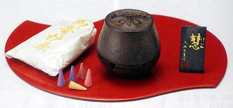 香炉・香立て■ 香炉 慧(けい・ふくろう)香セット ■馬場忠寛作 花台・香付 鋳鉄製 紙箱入り【高岡銅器】