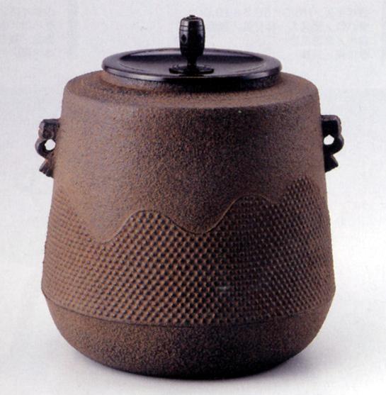 楽天仏具徳茶器・茶道具■　風炉釜　遠山霰　■菊地政光作　鉄製　紙箱入り【高岡銅器】u80-09