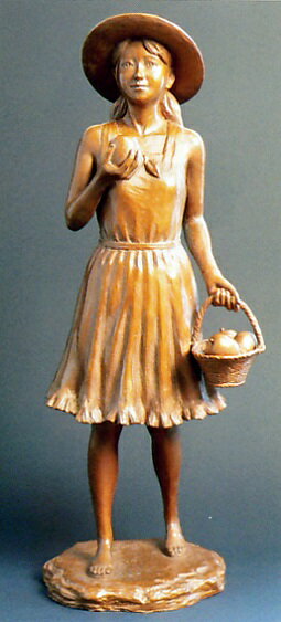 置物　銅像■　りんごを持つ少女　■仙里篤成作　鋳銅製　紙箱入り【高岡銅器】