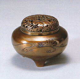 楽天仏具徳香炉・香立て■　香炉　平丸型（菊水銀象嵌入）　■瑞峰作（宏采・刻）　青銅（ブロンズ）製　桐箱入り【高岡銅器】