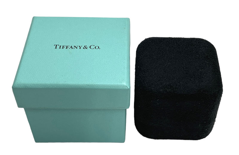 ティファニー 箱 ケース リング用 指輪用 TIFFANY ジュエリーケース 【中古】