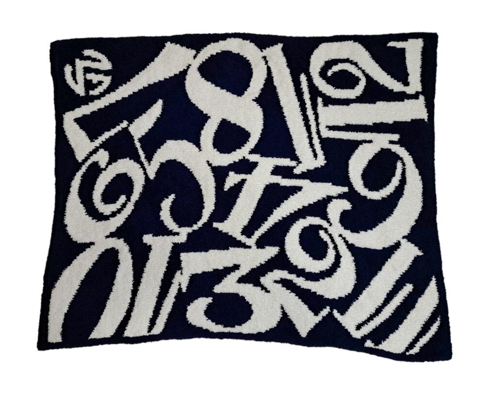 カシウェア フランクミュラー ハーフブランケット ブランケット 敷物 ラグ ネイビー ホワイト FRANCK MULLER kashwére 【中古】のサムネイル