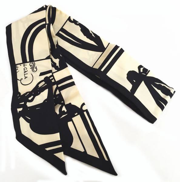 エルメス ツイリー トゥイリー スカーフ 無秩序 En Desordre ブラック シルク HERMES シルク100％ ネックススカーフ バッグチャーム ヘアアクサセリー ターバン 【中古】のサムネイル
