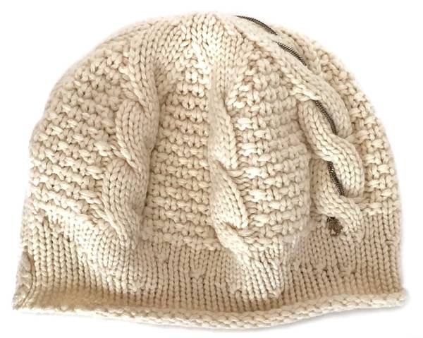 シャネル ニットキャップ カシミヤ ココマーク ニット帽 チェーン付き オフホワイト レディース　女性用 CHANEL 美品 帽子 ニット帽子 【中古】のサムネイル