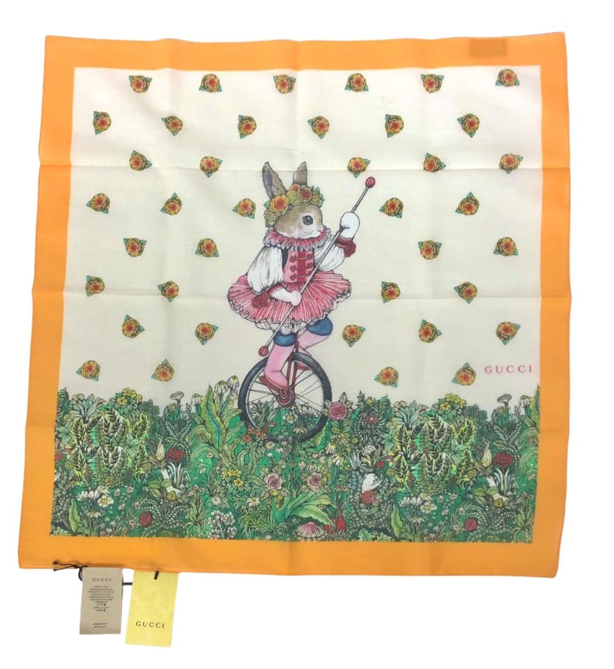 未使用 GUCCI グッチ ヒグチユウコ コラボ スカーフ コットン 60×60cm ウサギ 一輪車 オレンジ ICチップ ストール マルチカラー レディース GUCCI 665658【中古】のサムネイル